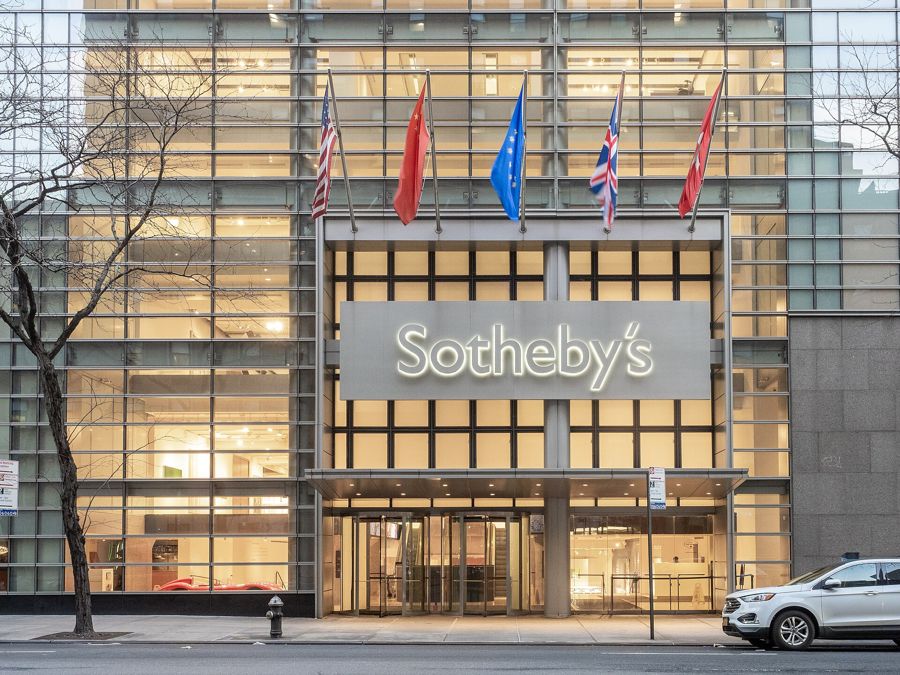 A Sotheby's aukciósház épülete New Yorkban.